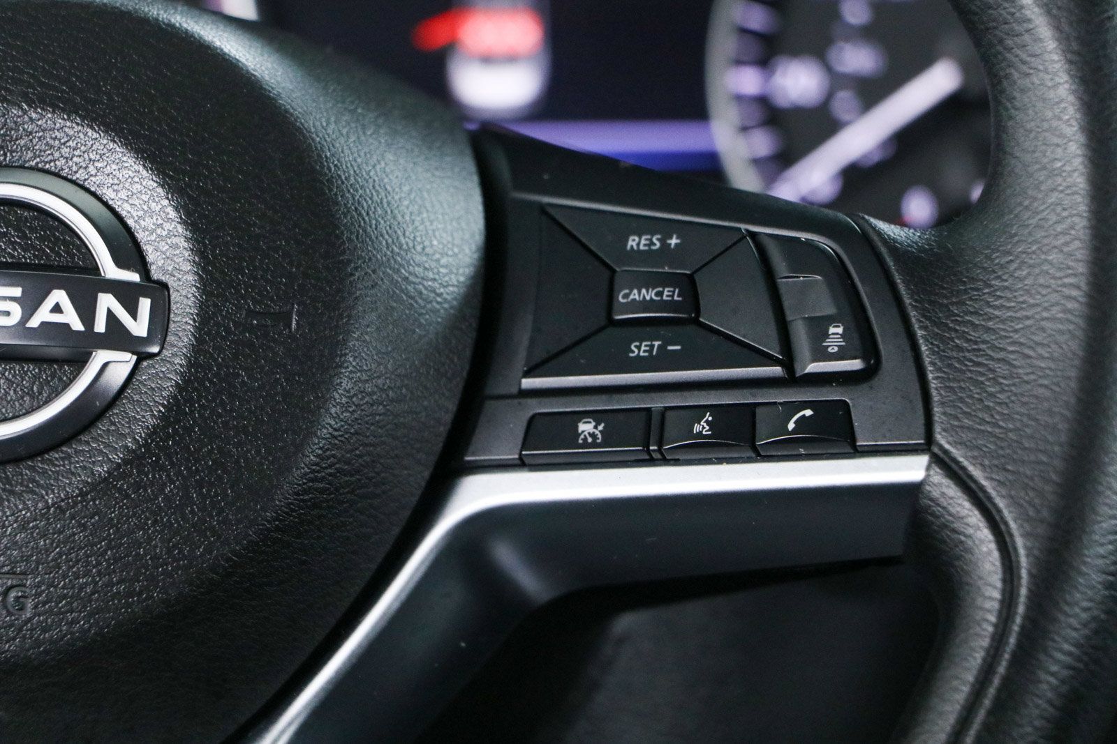 Used 2025 Nissan Sentra SV FWD image 14