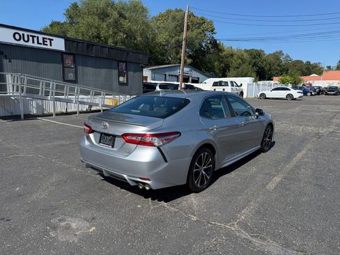 Used 2019 Toyota Camry LE image 7