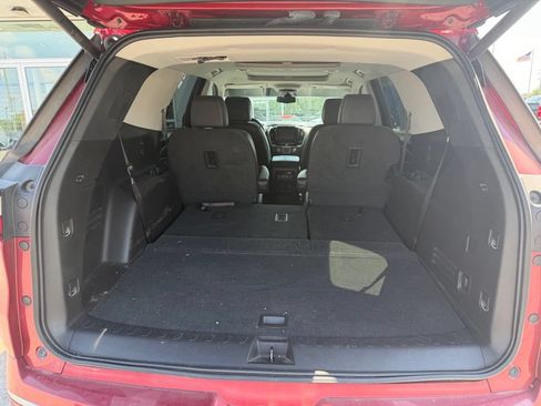 Used 2019 Chevrolet Traverse Premier w/ Driver Confidence II Package FWD image 8
