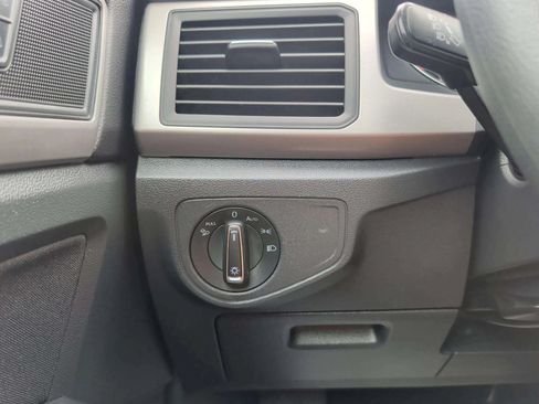 Used 2021 Volkswagen Atlas S FWD image 25