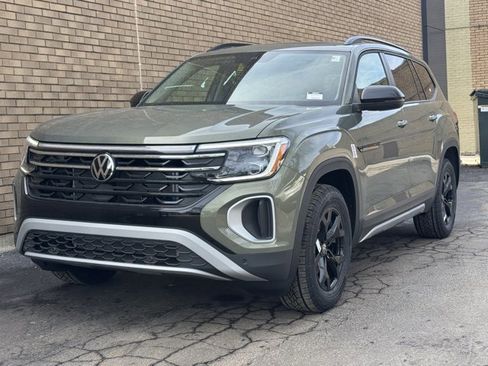 New 2026 Volkswagen Atlas Peak Edition image 25