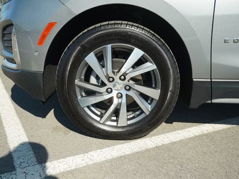 Used 2024 Chevrolet Equinox Premier image 11