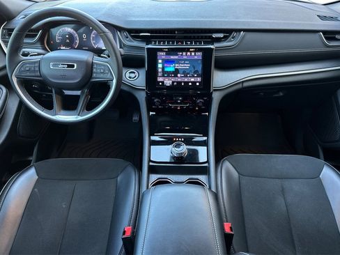 Used 2024 Jeep Grand Cherokee Altitude image 13