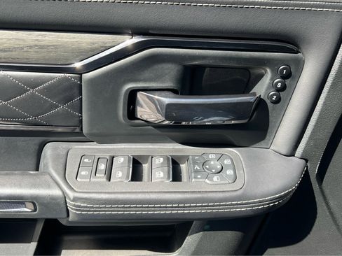 Used 2025 RAM 3500 Limited image 31