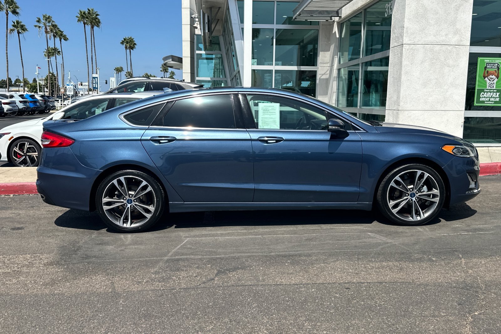 Used 2019 Ford Fusion Titanium FWD image 3