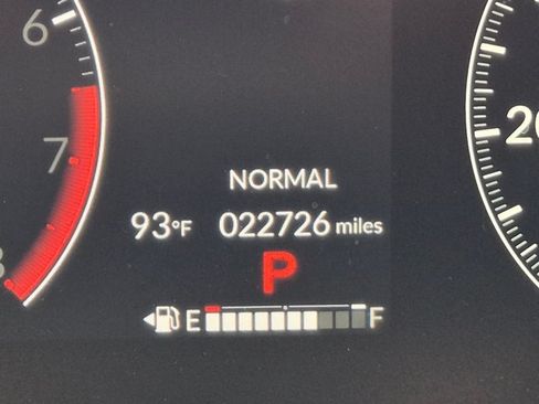 Used 2025 Honda Pilot EX-L image 11