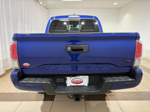 Used 2022 Toyota Tacoma TRD Off-Road w/ Technology Package image 4