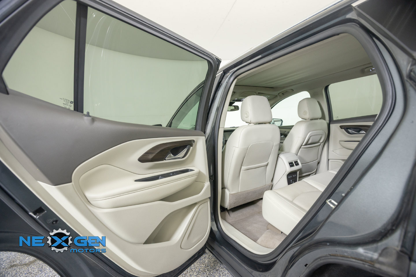 Used 2018 GMC Terrain Denali w/ Advanced Safety Package FWD image 29