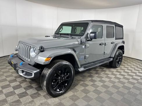 Used 2023 Jeep Wrangler Unlimited Sahara w/ Cold Weather Group image 7