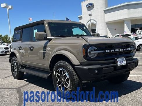New 2026 Ford Bronco Outer Banks AWD/4WD image 1