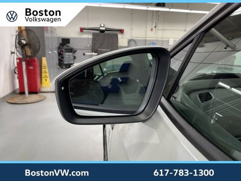 New 2025 Volkswagen ID.4 Pro image 8