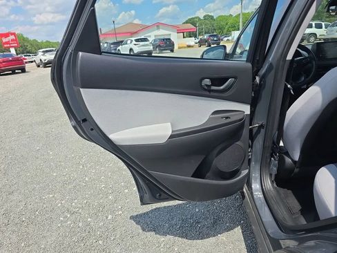Used 2023 Hyundai Kona SE FWD image 37