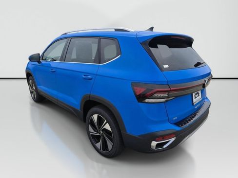 New 2026 Volkswagen Taos SE AWD/4WD image 5