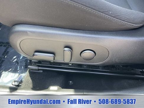 Used 2024 Hyundai Kona SEL AWD/4WD image 18
