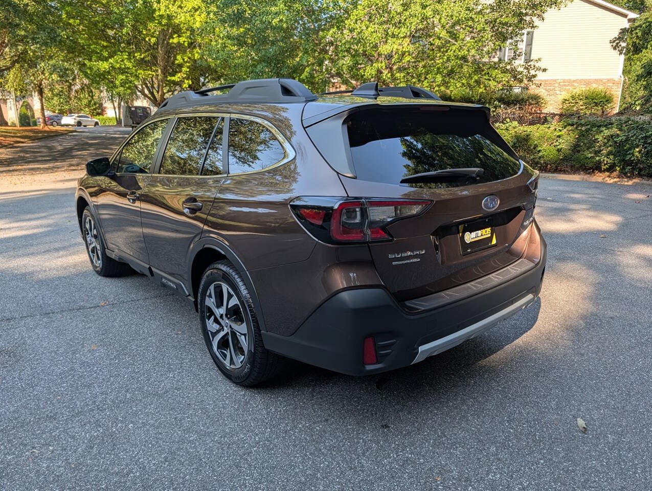 Used 2022 Subaru Outback Limited AWD/4WD image 3