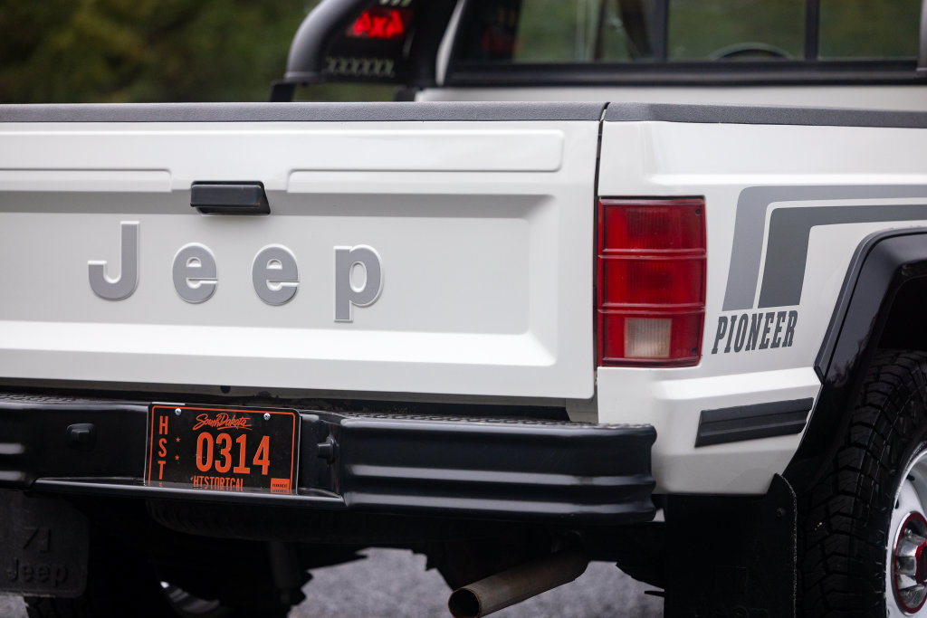 Used 1988 Jeep Comanche Pioneer AWD/4WD image 48