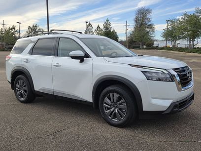 Used 2025 Nissan Pathfinder SV w/ SV Premium Package