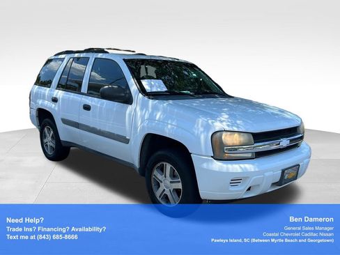 Used 2005 Chevrolet TrailBlazer LS w/ LS Preferred Equipment Group RWD image 4
