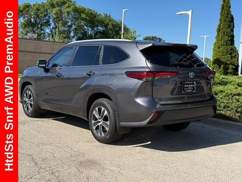 Used 2023 Toyota Highlander XLE AWD/4WD image 5