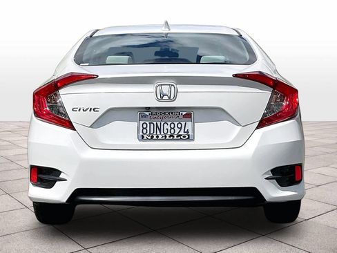 Used 2018 Honda Civic EX image 6