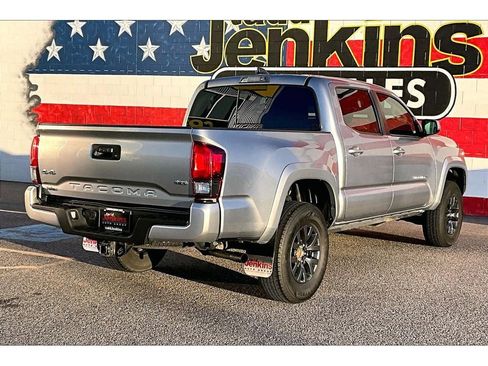 Used 2023 Toyota Tacoma SR5 w/ Technology Package image 2