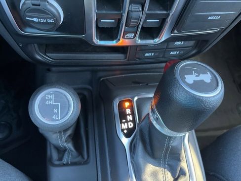 Used 2024 Jeep Wrangler Sport S image 23