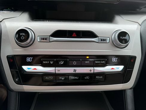 Used 2021 Ford Explorer XLT w/ Equipment Group 202A image 33