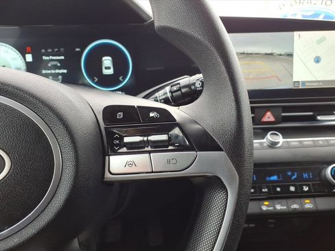 Used 2024 Hyundai Elantra SEL image 24