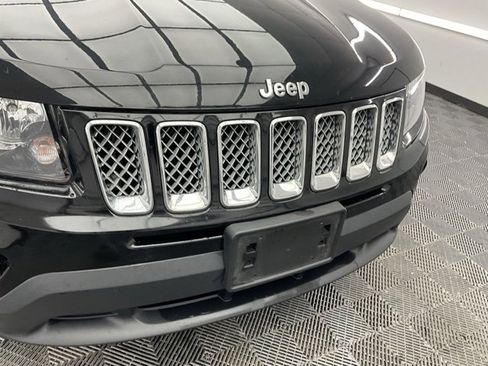 Used 2017 Jeep Compass Latitude image 27
