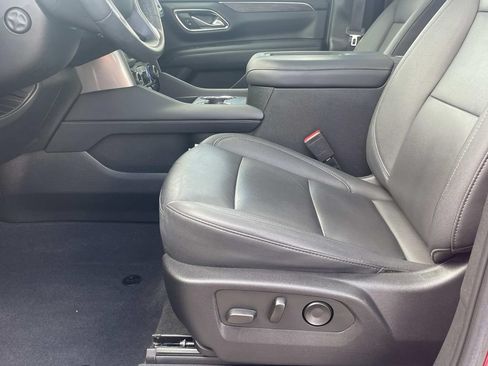 Used 2022 Chevrolet Tahoe Z71 w/ Luxury Package AWD/4WD image 20