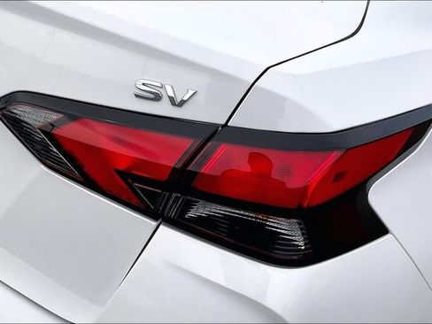 Used 2024 Nissan Versa SV image 28