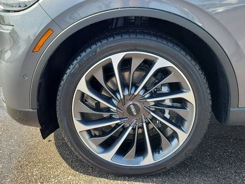 Certified 2021 Lincoln Aviator Reserve w/ Equipment Group 202A image 8