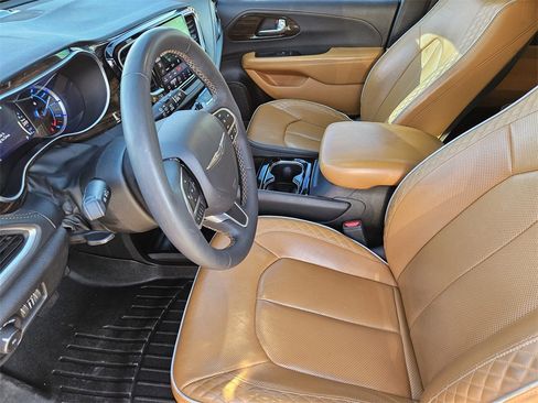 Used 2022 Chrysler Pacifica Pinnacle image 10