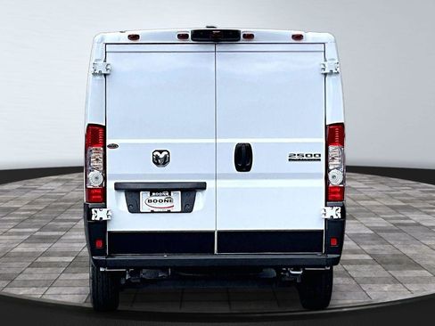 Used 2025 RAM ProMaster 2500 w/ Convenience Group FWD image 4