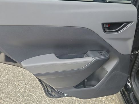 Used 2024 Subaru Crosstrek 2.0i Premium image 10