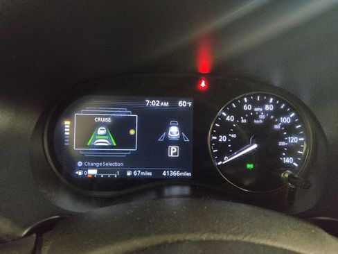 Used 2024 Nissan Kicks SR FWD image 23