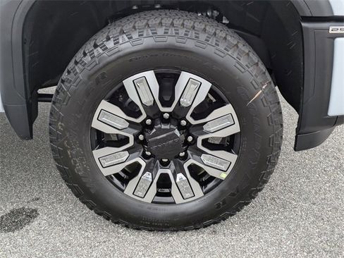 New 2026 GMC Sierra 2500 Denali w/ Denali Reserve Package image 11