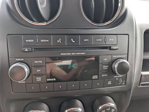 Used 2011 Jeep Patriot Latitude FWD image 19