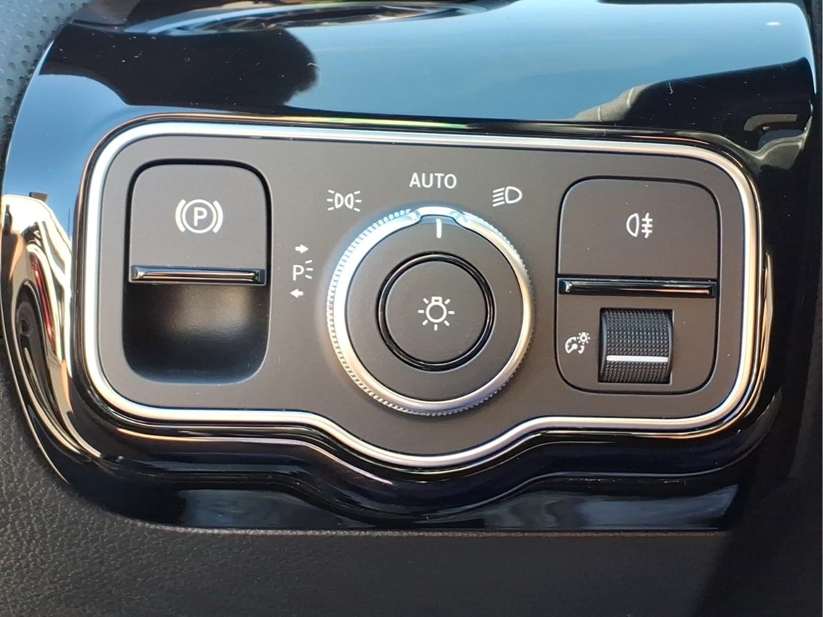 Certified 2023 Mercedes-Benz CLA 250 4MATIC image 21
