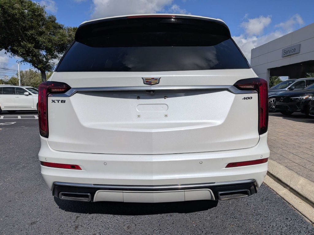 Used 2022 Cadillac XT6 Premium Luxury w/ Technology Package FWD image 5