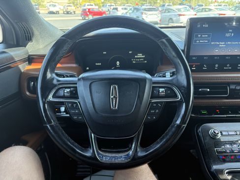 Used 2022 Lincoln Nautilus Reserve FWD image 22