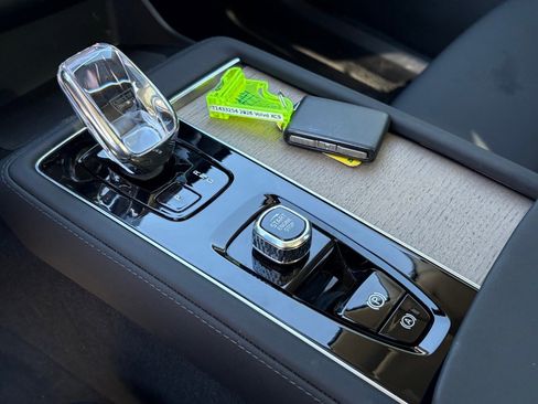 New 2026 Volvo XC90 B5 Plus w/ Protection Package Premier image 14