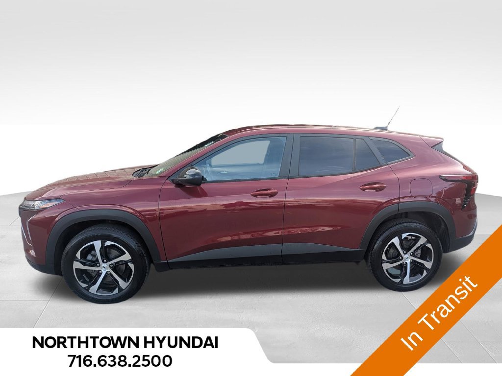 Used 2024 Chevrolet Trax RS w/ Driver Confidence Package FWD image 3