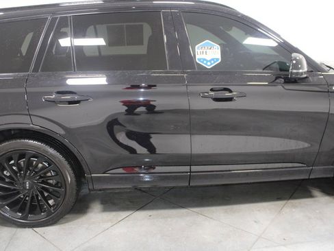 Used 2024 Lincoln Aviator Reserve w/ Equipment Group 201A image 11