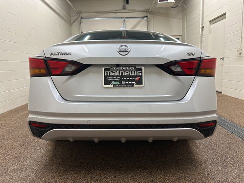 Used 2023 Nissan Altima 2.5 SV image 3