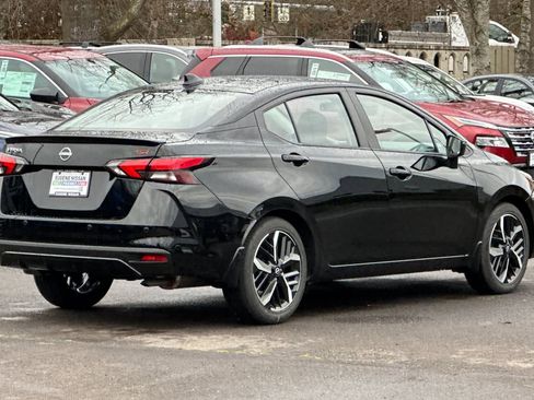 New 2025 Nissan Versa SR w/ Trunk Package image 2