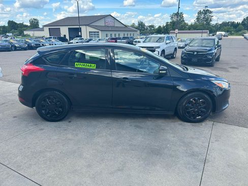 Used 2016 Ford Focus SE FWD image 4