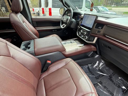 Used 2024 Ford Expedition Max Limited image 11