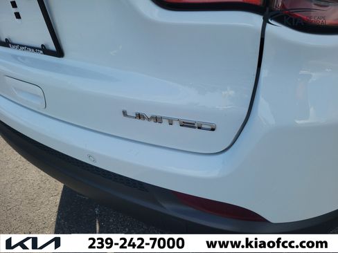 Used 2024 Jeep Compass Limited AWD/4WD image 10