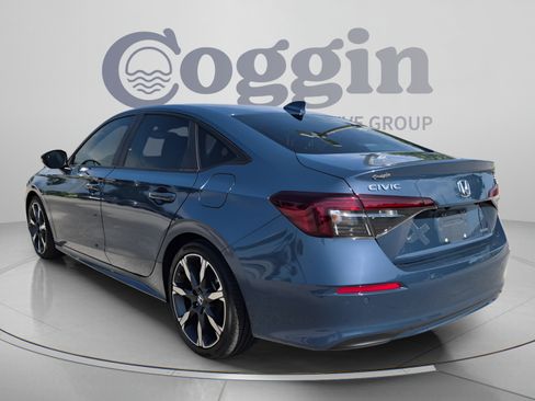Certified 2025 Honda Civic Sport Touring image 4